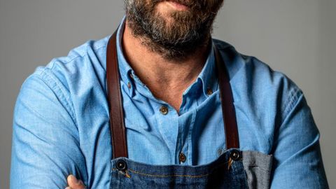 À 48 ans, Laurent Favre-Mot assure lui-même la production salée et sucrée pour 50 couverts maximum par jour (22 places assises et une grande terrasse sur rue piétonne en été).J. Limont